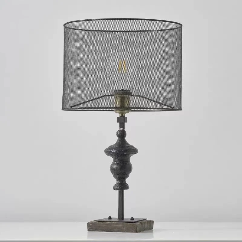 American retro desk lamp, minimalist French creative designer, grand study, living room, bedroom, bedside table top
American retro desk lamp, minimalist French creative designer, grand study, living room, bedroom, bedside table top