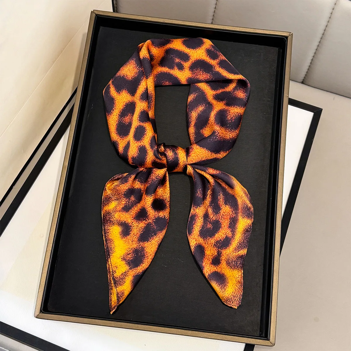 Classic Leopard Print Silk Square Scarf Women Neck Tie Suitable All Seasons Decorate Headscarf Lady Hijab Female Foulard Bandana
Classic Leopard Print Silk Square Scarf Women Neck Tie Suitable All Seasons Decorate Headscarf Lady Hijab Female Foulard Bandana