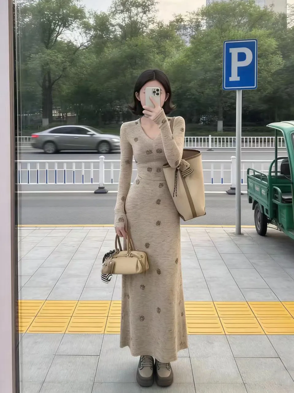 Korean Style Spring Fashion Casual V-Neck Long Sleeve A-Line Long Skirt Women's Set Slimming Waist Design Floral Pattern
Korean Style Spring Fashion Casual V-Neck Long Sleeve A-Line Long Skirt Women's Set Slimming Waist Design Floral Pattern