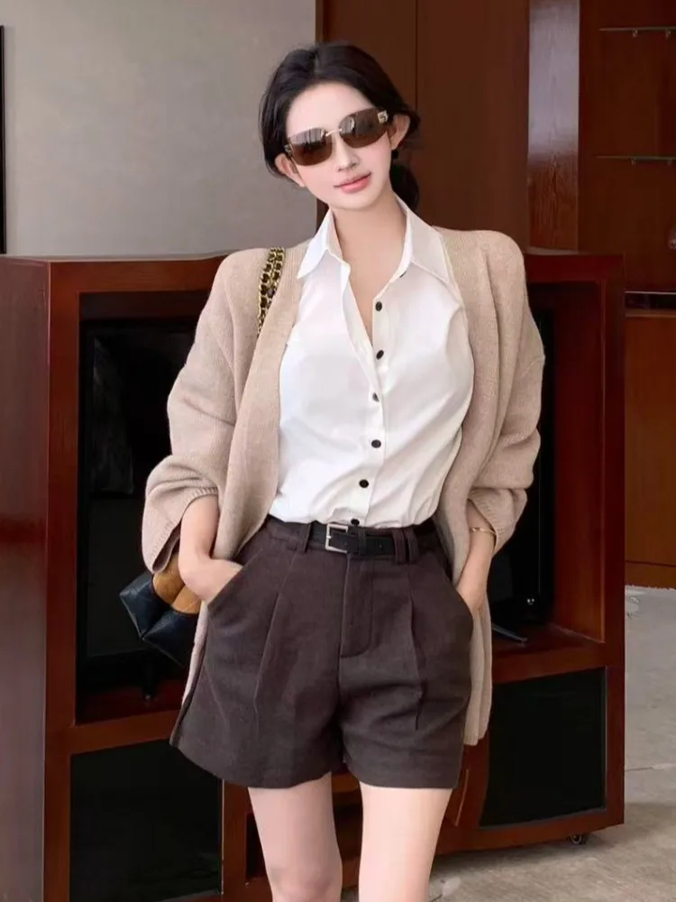 Elegant Loose Long Sleeve Open Cardigan Coat Neck Shirt Inner Wear High Waist Short Pants Set Women's Autumn Winter Fashion
Elegant Loose Long Sleeve Open Cardigan Coat Neck Shirt Inner Wear High Waist Short Pants Set Women's Autumn Winter Fashion