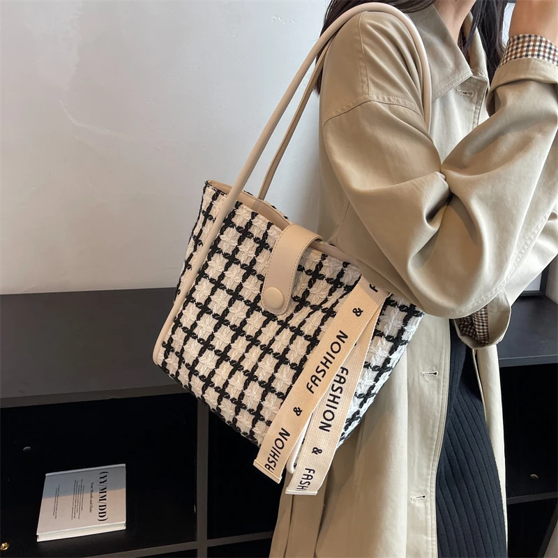 Ladies Large Capacity Bag Handbag Zipper Shoulder Bag Ladies Soft Eco-Friendly Storage Reusable Shopping Casual Messenger Bag
Ladies Large Capacity Bag Handbag Zipper Shoulder Bag Ladies Soft Eco-Friendly Storage Reusable Shopping Casual Messenger Bag