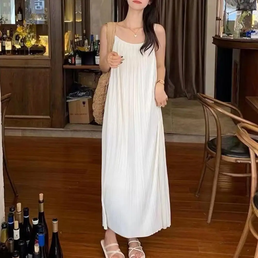 Round Neck Dress Summer Cami Dress for Women Spaghetti Strap Sundress Pleated Long Flowy Beach Vacation Dress with Scoop Neck
Round Neck Dress Summer Cami Dress for Women Spaghetti Strap Sundress Pleated Long Flowy Beach Vacation Dress with Scoop Neck