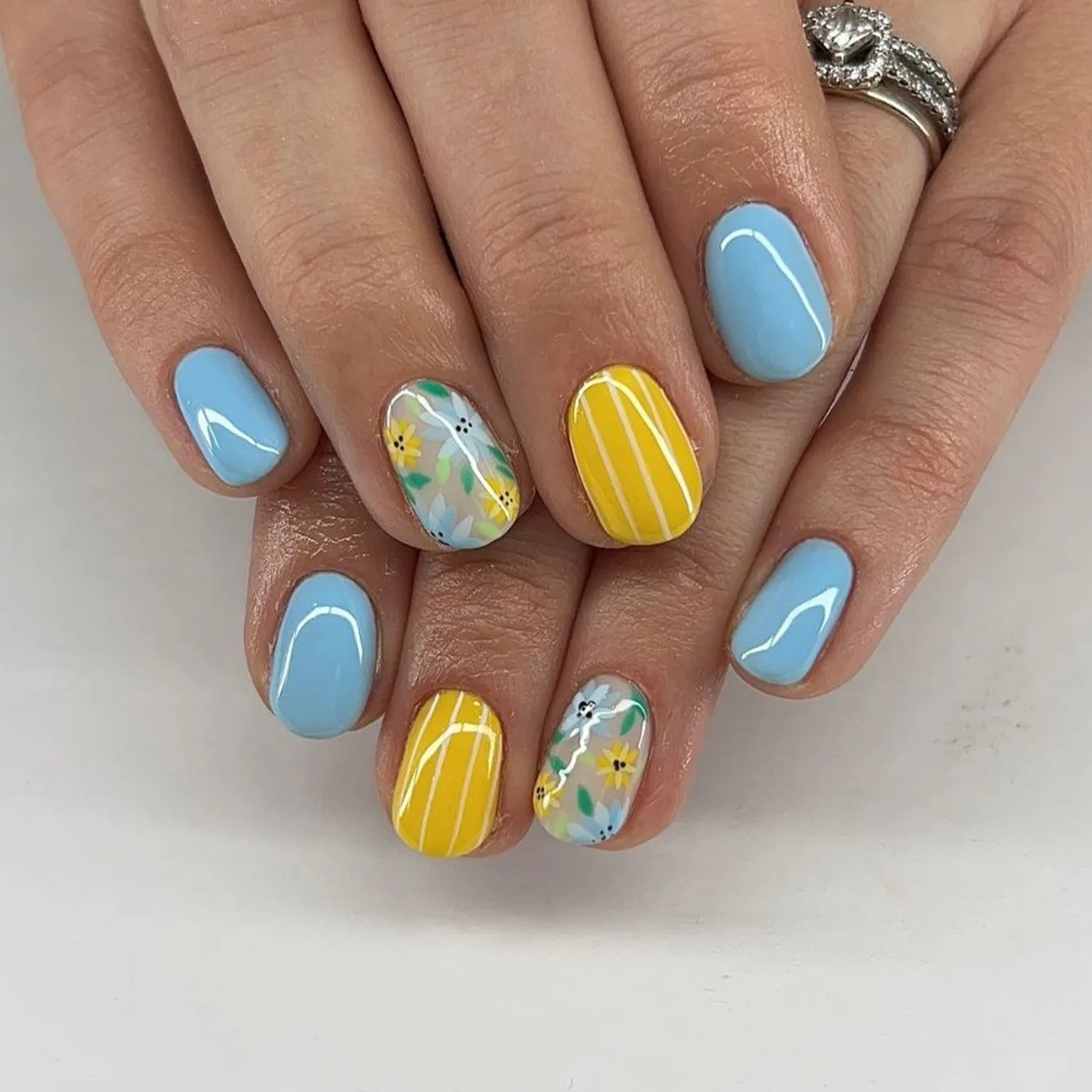 Летние короткие накладные ногти ручной работы из акрила, французский маникюр, милые кавайные накладные ногти с цветами, французский дизайн, 24 шт.
Летние короткие накладные ногти ручной работы из акрила, французский маникюр, милые кавайные накладные ногти с цветами, французский дизайн, 24 шт.