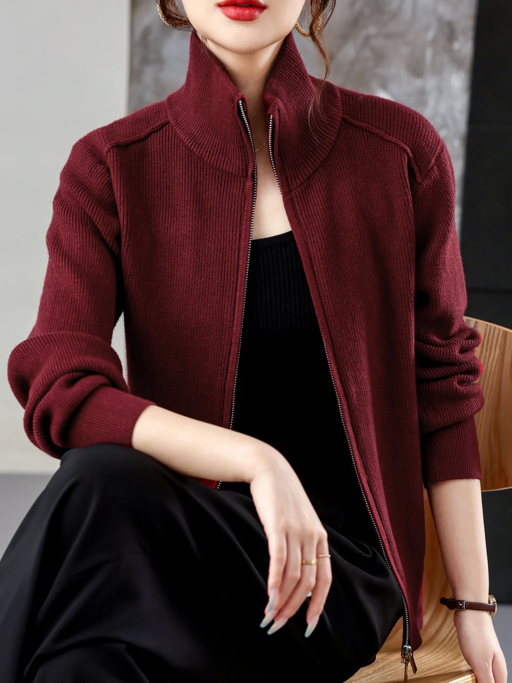 Красный вязаный свитер с двойной молнией, женский ранний осенний бейсбольный свободный кардиган, толстовка маленького размера 
Красный вязаный свитер с двойной молнией, женский ранний осенний бейсбольный свободный кардиган, толстовка маленького размера