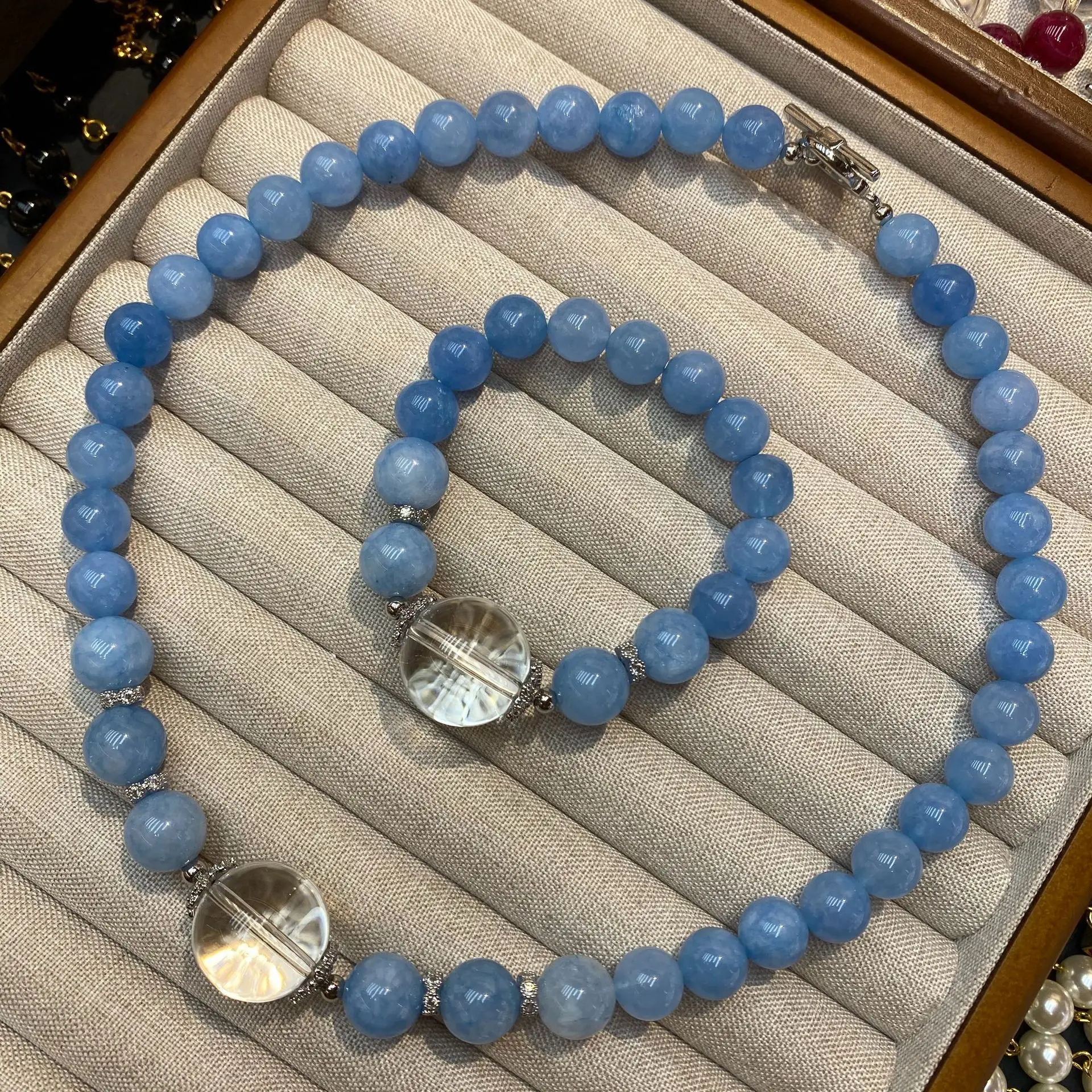 10MM Natural White Crystal Bead Necklace and Bracelet Set
10MM Natural White Crystal Bead Necklace and Bracelet Set