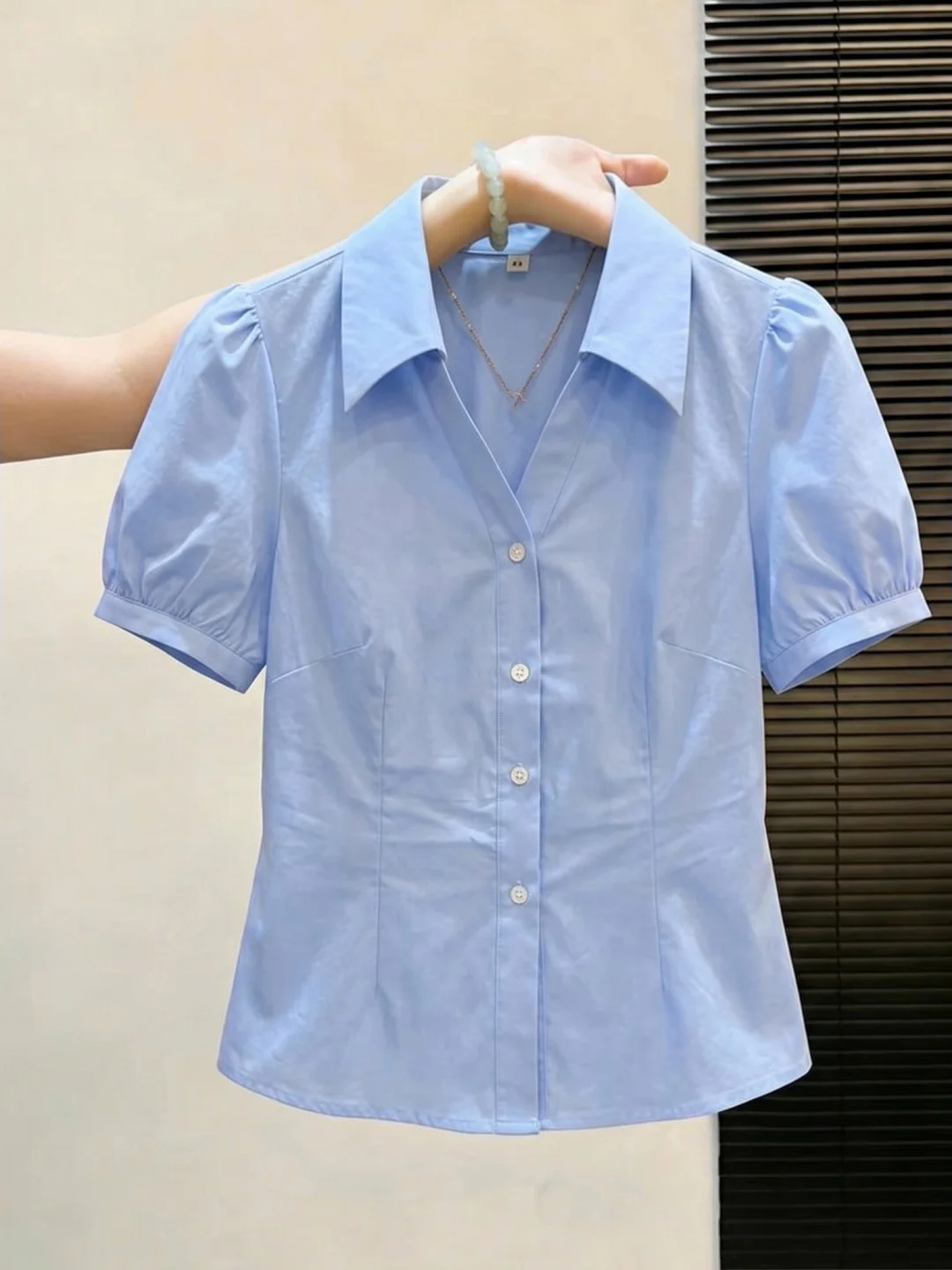 Fashionable Commuter Style Single Button Short Sleeve Shirt Women's Elegant Versatile Design Summer 2026 Korean Straight Cut
Fashionable Commuter Style Single Button Short Sleeve Shirt Women's Elegant Versatile Design Summer 2026 Korean Straight Cut