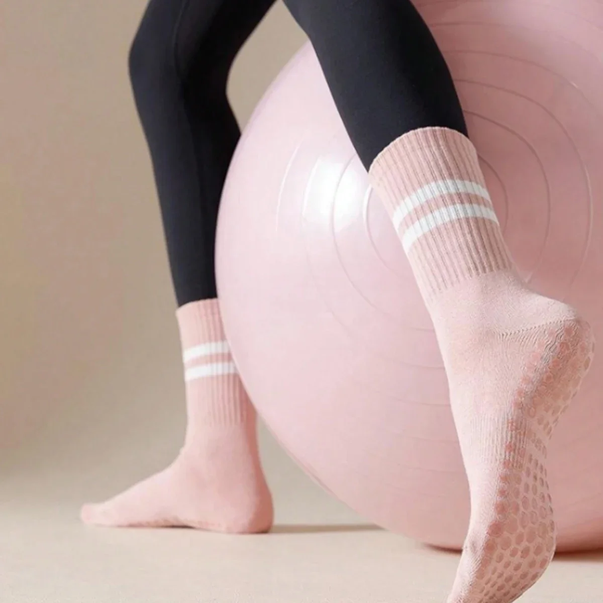 5 pair Pilates Socks with Grips for Women Yoga Socks Barre Socks Non Slip Socks 2026 new
5 pair Pilates Socks with Grips for Women Yoga Socks Barre Socks Non Slip Socks 2026 new