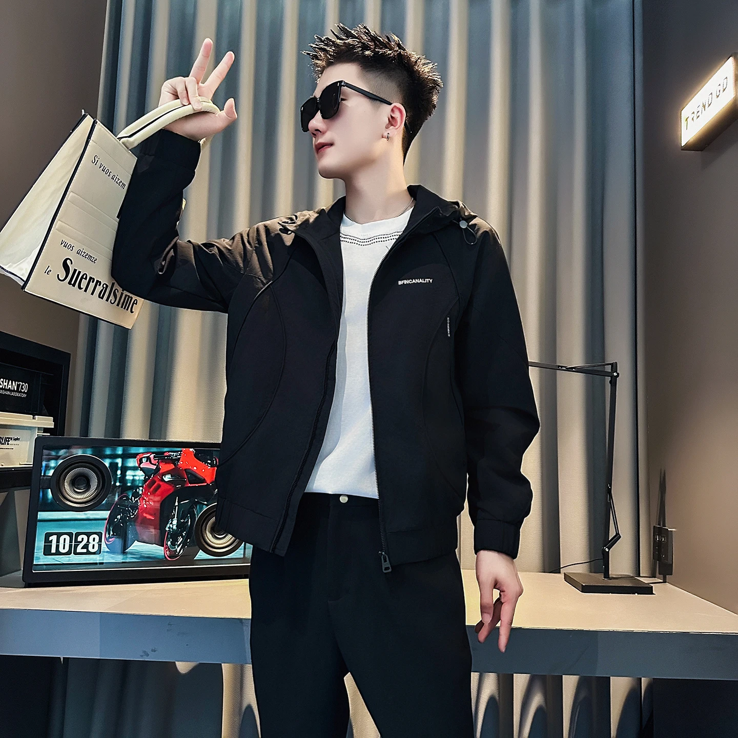 Casual Hooded Jaet Men's Versatile Spring Autumn Trendy Outerwear Youthful Polyester Fiber Long Sve Zipper Closure Jaet
Casual Hooded Jaet Men's Versatile Spring Autumn Trendy Outerwear Youthful Polyester Fiber Long Sve Zipper Closure Jaet