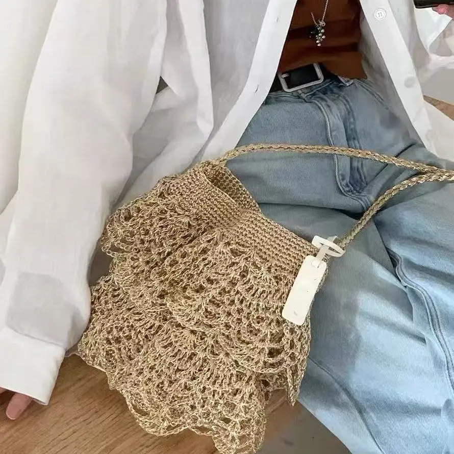 Delicate Hand-Knitted Silver Thread Woven Shoulder Bag Crossbody Women's Bag Fashionable Versatile Hollow out Design Bucket S...
Delicate Hand-Knitted Silver Thread Woven Shoulder Bag Crossbody Women's Bag Fashionable Versatile Hollow out Design Bucket S...