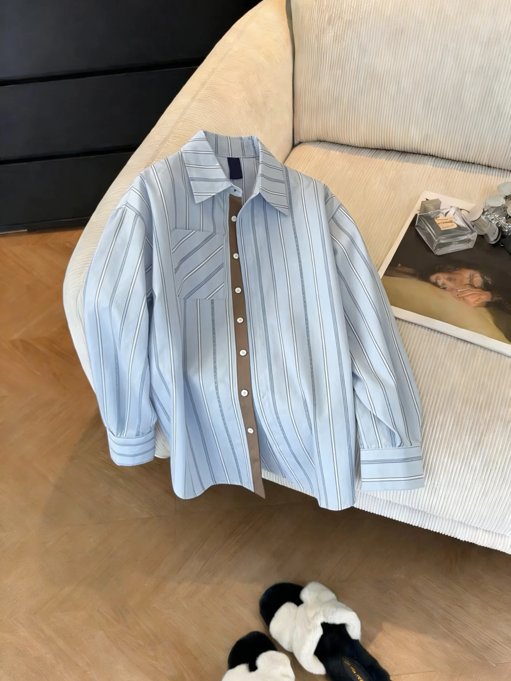 Повседневная женская рубашка в синюю полоску, весенне-осенняя, свободного кроя, простая, модная, универсальная, с отложным воротником, для работы и отдыха
Повседневная женская рубашка в синюю полоску, весенне-осенняя, свободного кроя, простая, модная, универсальная, с отложным воротником, для работы и отдыха