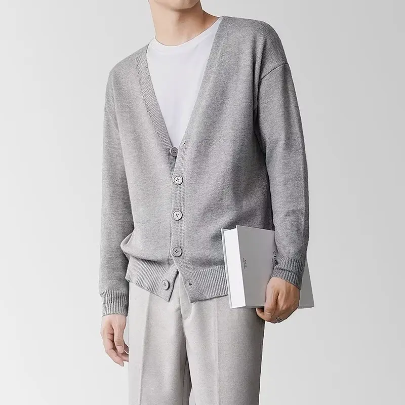 Men's Knitted Sweater Cardigan Casual V-neck Solid Color Sweater Jacket Men's Spring and Autumn Threads
Men's Knitted Sweater Cardigan Casual V-neck Solid Color Sweater Jacket Men's Spring and Autumn Threads