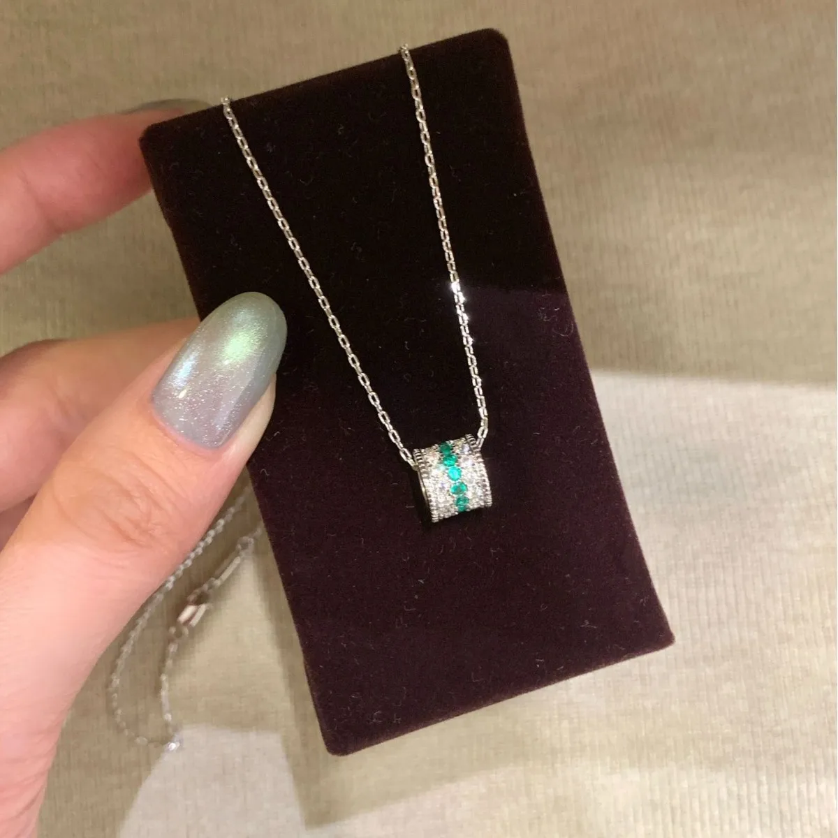 2026 Women's Platinum Plated Bucket Pendant Necklace, Emerald&Transparent Cubic Zirconia Luxury Daily Jewelry Commemorative Gift
2026 Women's Platinum Plated Bucket Pendant Necklace, Emerald&Transparent Cubic Zirconia Luxury Daily Jewelry Commemorative Gift