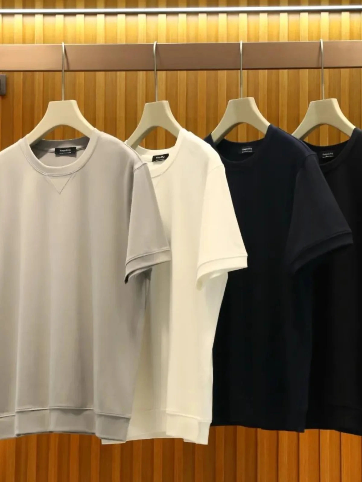 Итальянская мужская футболка из модала, однотонная, с круглым вырезом, повседневная, спортивная, летняя, модная, для молодежи, на каждый день
Итальянская мужская футболка из модала, однотонная, с круглым вырезом, повседневная, спортивная, летняя, модная, для молодежи, на каждый день