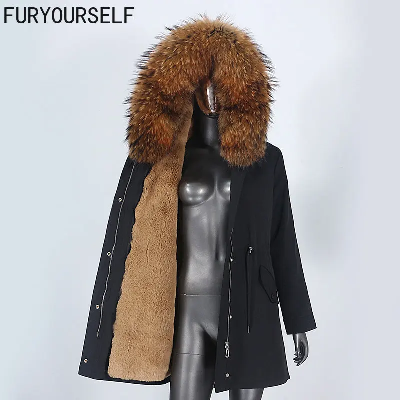 Женская парка на натуральном меху FURYOURSELF, черная Водонепроницаемая длинная куртка со съемным натуральным мехом енота на капюшоне, зима 2023
Женская парка на натуральном меху FURYOURSELF, черная Водонепроницаемая длинная куртка со съемным натуральным мехом енота на капюшоне, зима 2023