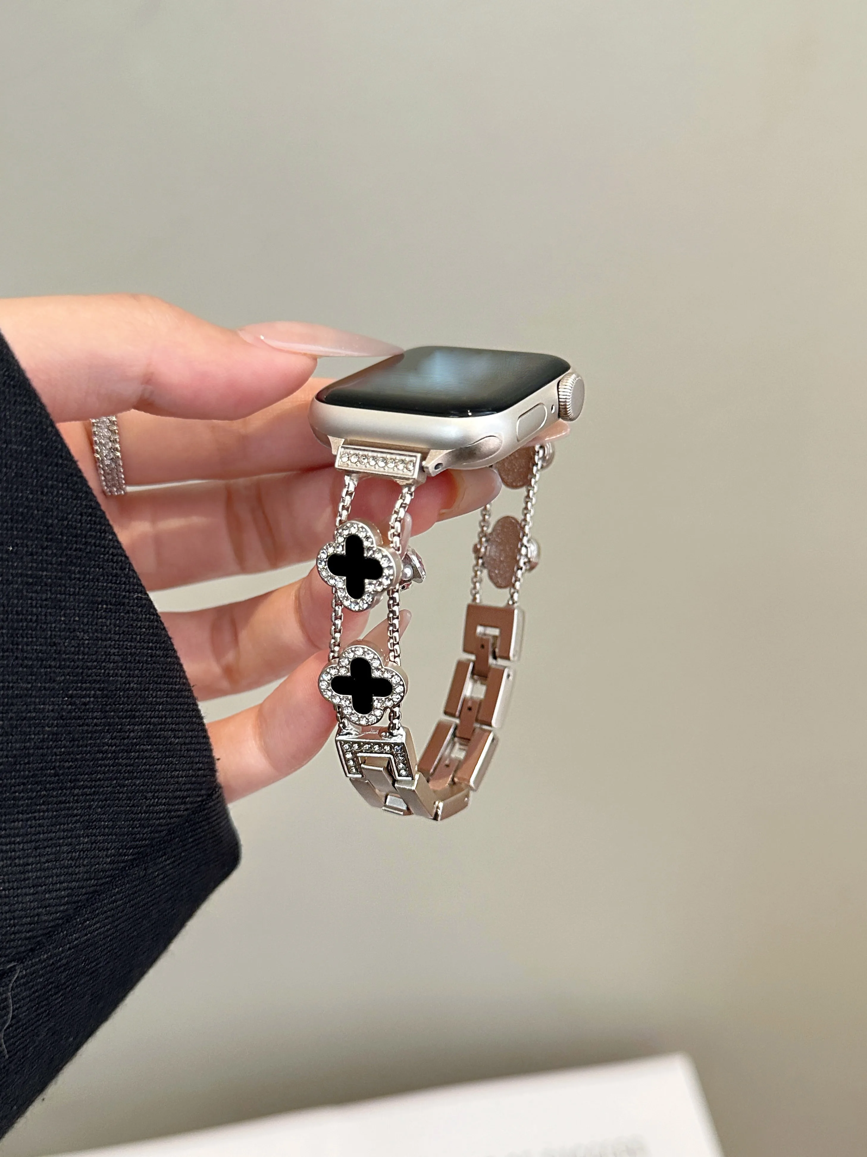 High quality Stainless steel bracelet link For Apple Watch band Series 8/7/6/10 40mm 41mm 38mm 42mm 44mm 45mm 46mm Strap
High quality Stainless steel bracelet link For Apple Watch band Series 8/7/6/10 40mm 41mm 38mm 42mm 44mm 45mm 46mm Strap