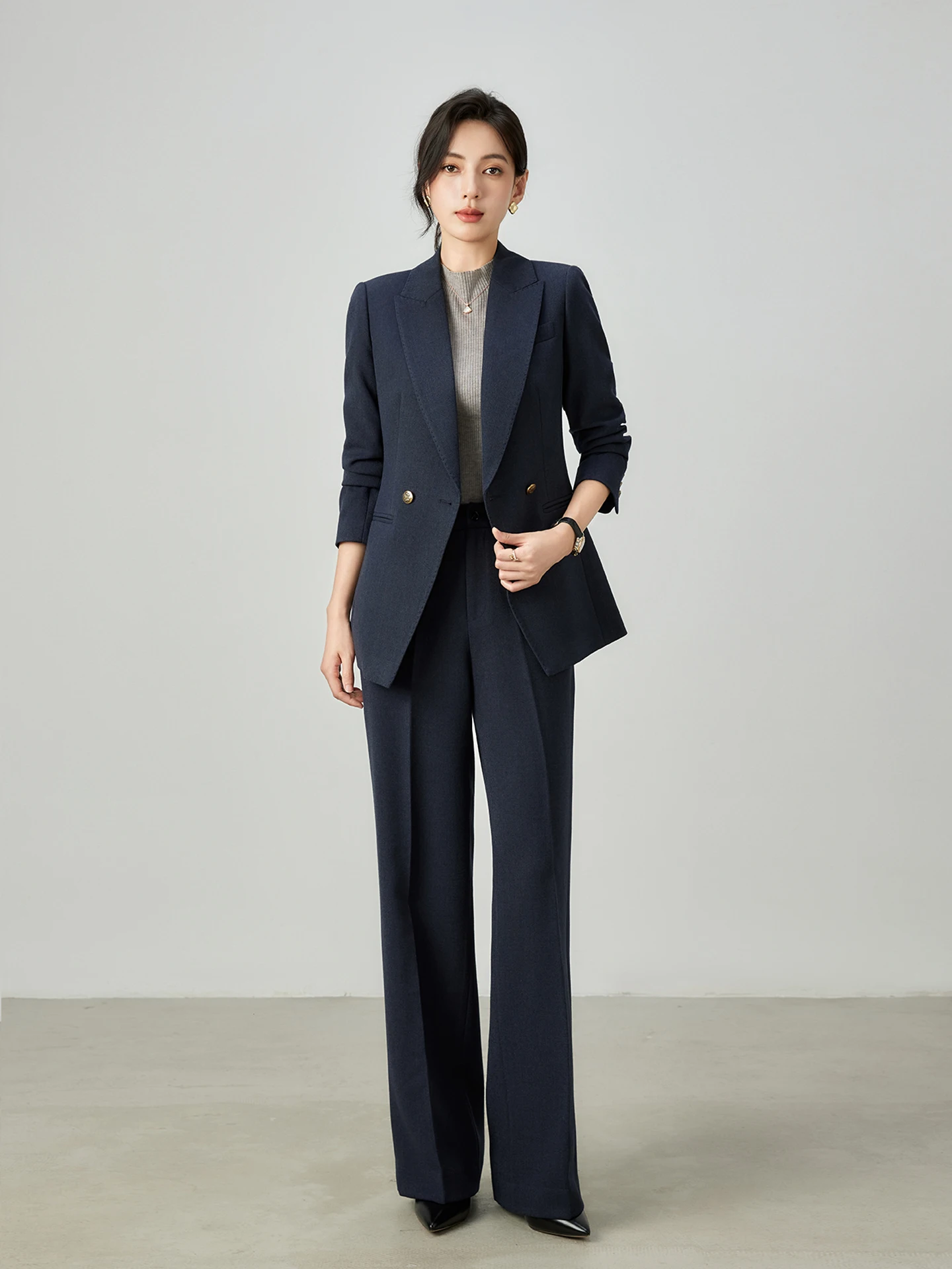 Зимний шерстяной деловой костюм-двойка для женщин: элегантное профессиональное формальное пальто для офиса и повседневной носки, удлиненное, с длинными рукавами
Зимний шерстяной деловой костюм-двойка для женщин: элегантное профессиональное формальное пальто для офиса и повседневной носки, удлиненное, с длинными рукавами