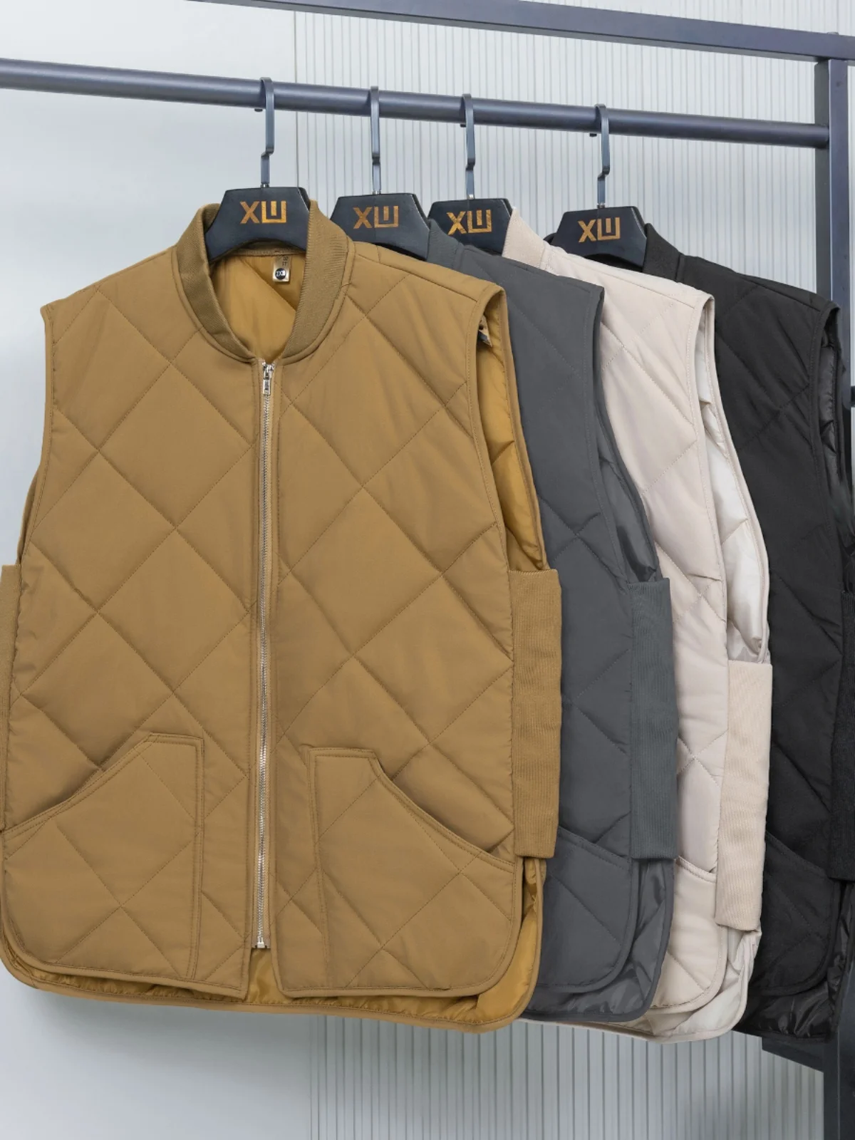Men's Thiened Svel Cotton Vest Diamond Plaid Autumn Winter Outerwear Youth Trendy Sle Zipper Closure Side ket
Men's Thiened Svel Cotton Vest Diamond Plaid Autumn Winter Outerwear Youth Trendy Sle Zipper Closure Side ket