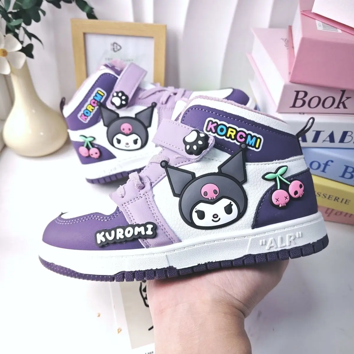 Kawaii Sanrio Kuromi Girl Sneakers New Cute Spring Autumn Cartoon High Bang Board Shoes Comfortable Outdoor Sports Casual Shoes
Kawaii Sanrio Kuromi Girl Sneakers New Cute Spring Autumn Cartoon High Bang Board Shoes Comfortable Outdoor Sports Casual Shoes