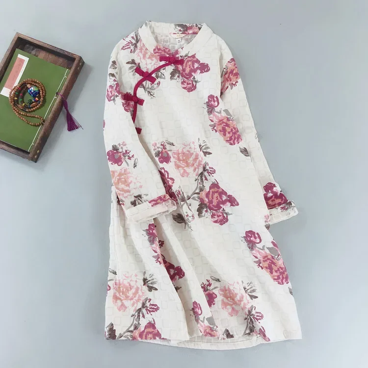 Cotton and Linen Women's dress Vintage Chinese Style midi dresses print stand-up collar Long sleeve improvement cheongsam N922-3
Cotton and Linen Women's dress Vintage Chinese Style midi dresses print stand-up collar Long sleeve improvement cheongsam N922-3