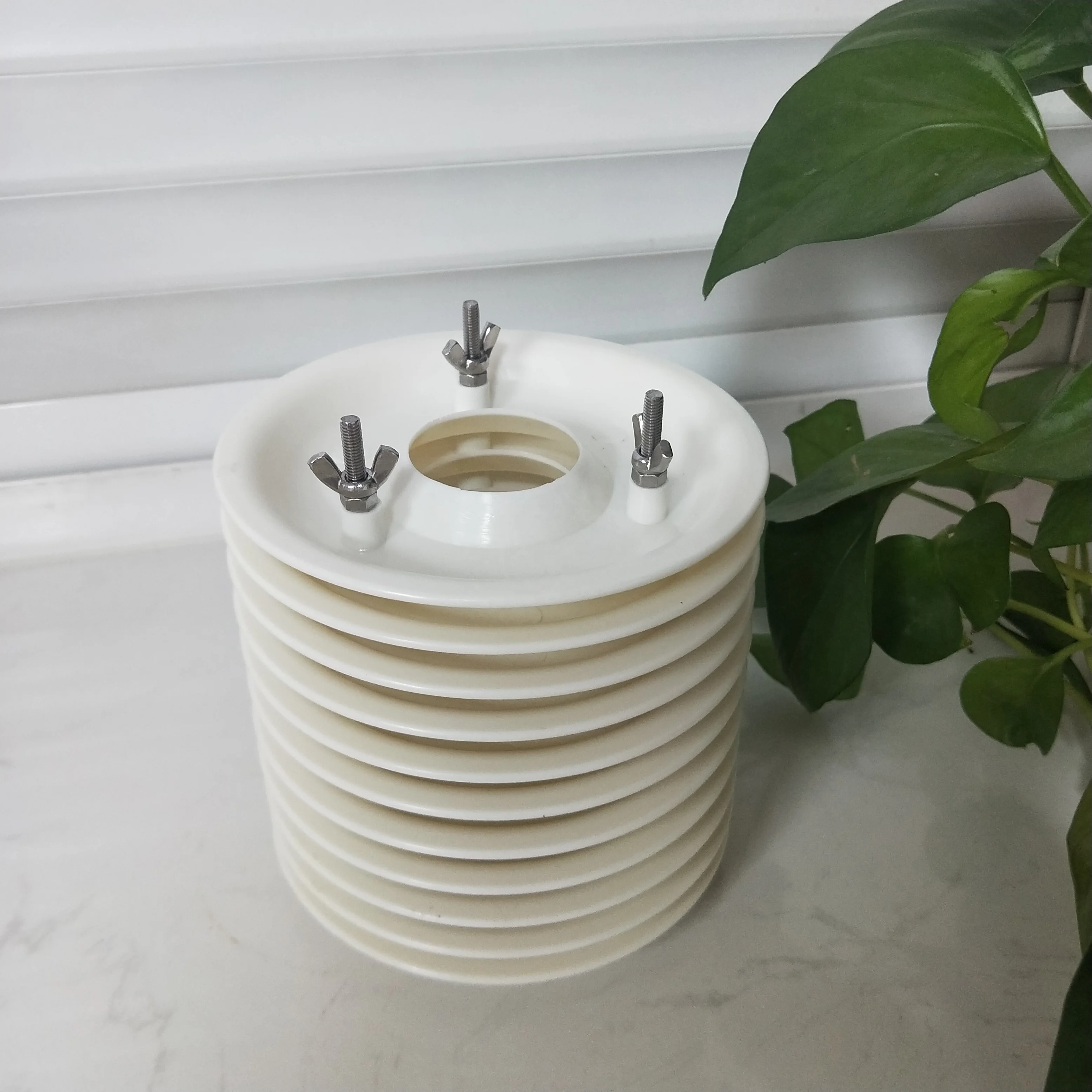 New BGT 4-20 Plates Optional 62mm Inner Diameter Outdoor Solar Radiation Shield for Temperature Sensor
New BGT 4-20 Plates Optional 62mm Inner Diameter Outdoor Solar Radiation Shield for Temperature Sensor
