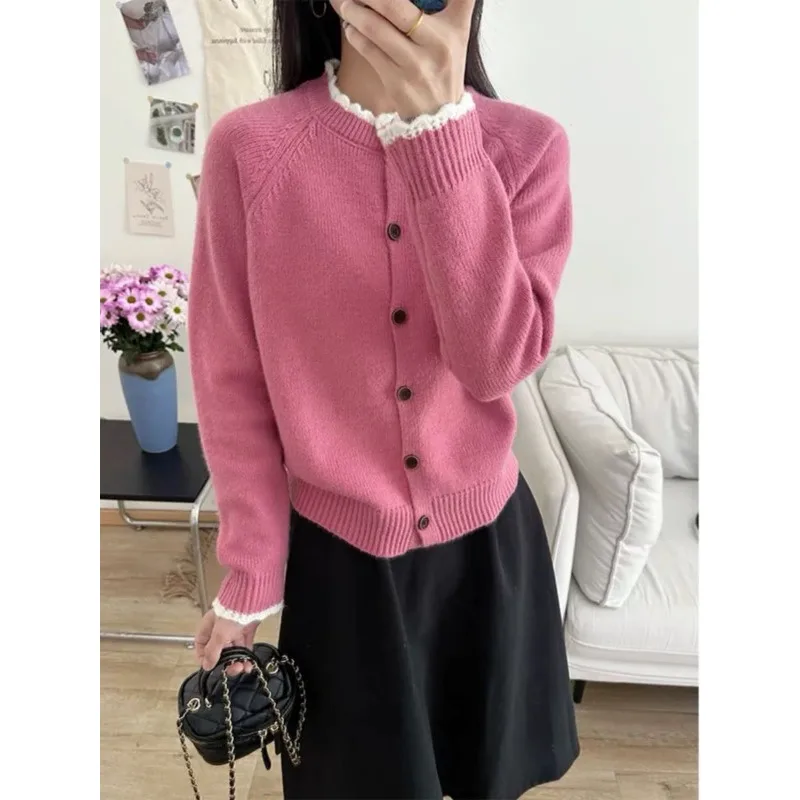 Korean Sweet Lace Sweater Cardigan Loose Long-sleeved Sweater Top Autumn New Fashion Jacket
Korean Sweet Lace Sweater Cardigan Loose Long-sleeved Sweater Top Autumn New Fashion Jacket
