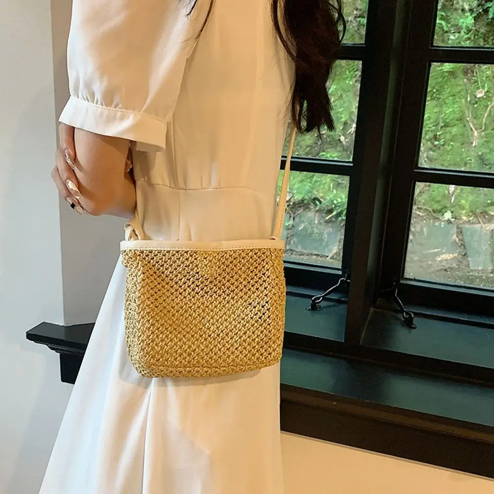 Simple Pu Leather Raffia Bag Bohemian Style Mobile Bag Weave Straw Crossbody Bag Shoulder Bag Hollow Out Travel
Simple Pu Leather Raffia Bag Bohemian Style Mobile Bag Weave Straw Crossbody Bag Shoulder Bag Hollow Out Travel