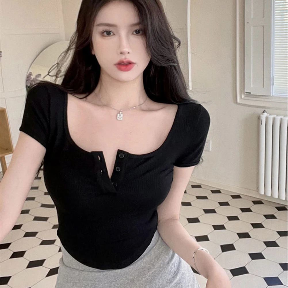 Button Decorated Shirts Korean Crop Tops Spring Fashion Black Comfortable Vacation Clothing T-shirts Suitable For All Seasons
Button Decorated Shirts Korean Crop Tops Spring Fashion Black Comfortable Vacation Clothing T-shirts Suitable For All Seasons