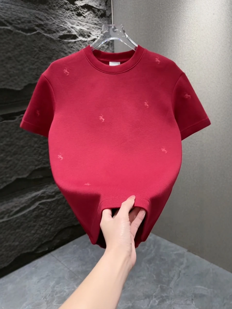 Модная мужская футболка с вышивкой, приталенного кроя, с круглым вырезом, красного цвета, с символикой китайского зодиака, высокое качество.
Модная мужская футболка с вышивкой, приталенного кроя, с круглым вырезом, красного цвета, с символикой китайского зодиака, высокое качество.