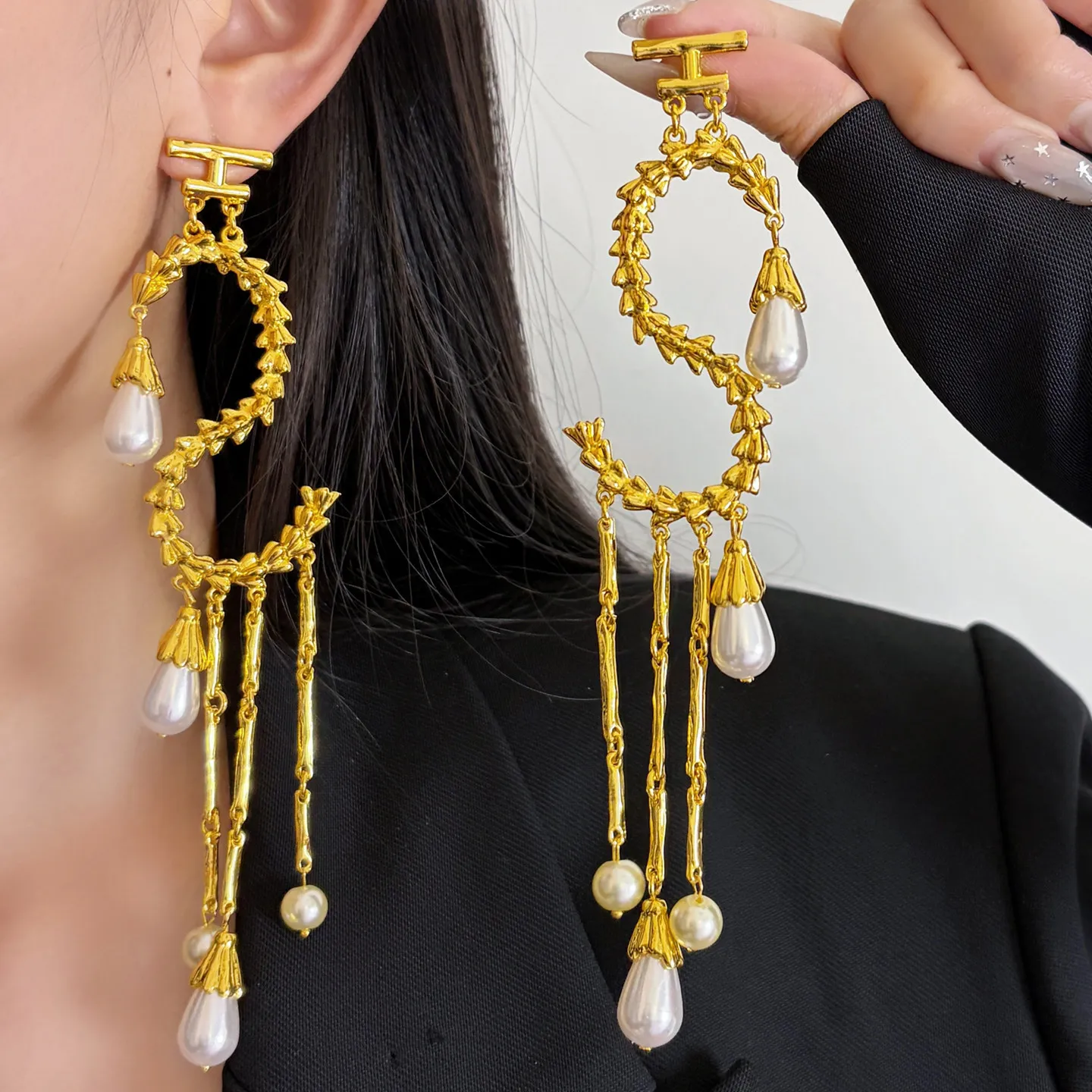 Exaggerated Metal Big S Letters Dangle Earrings for Women Party Fashion Party Show Statement Earrings Accessory Fashion Jewelry
Exaggerated Metal Big S Letters Dangle Earrings for Women Party Fashion Party Show Statement Earrings Accessory Fashion Jewelry