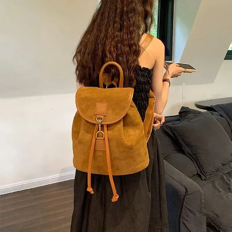 2025 Fashion Casual Backpack Vintage Velvet Backpack Women All-Match Portable Bucket Bag Girls Schoolbag Large Capacity Handbag
2025 Fashion Casual Backpack Vintage Velvet Backpack Women All-Match Portable Bucket Bag Girls Schoolbag Large Capacity Handbag