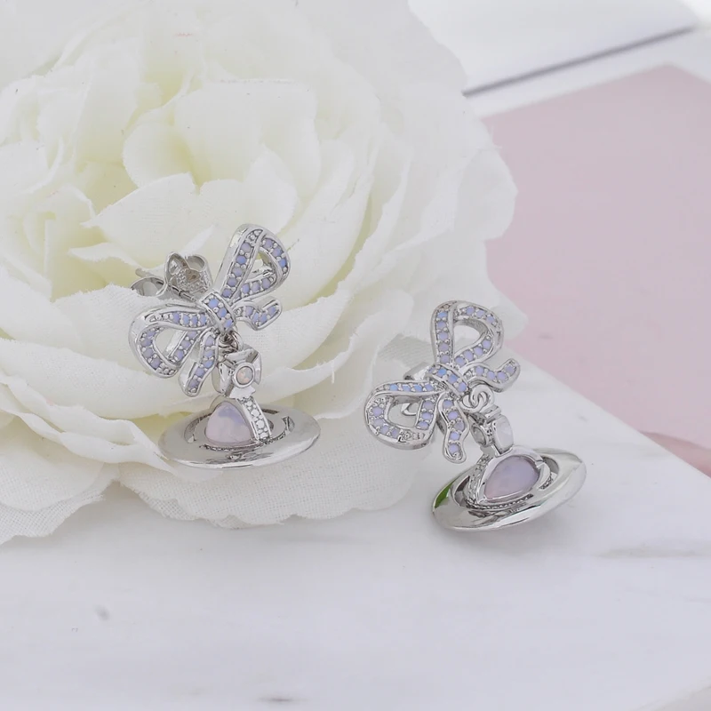 S925 Sterling Silver Charm Full Diamond Cute Premium Bow Small Saturn Banquet Earrings
S925 Sterling Silver Charm Full Diamond Cute Premium Bow Small Saturn Banquet Earrings