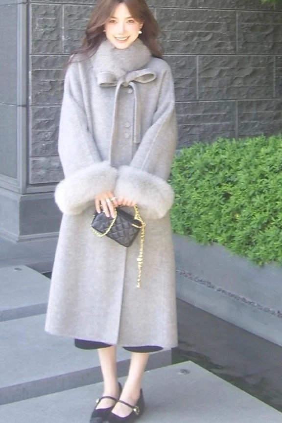 Autumn and Winter Fashion Women's Woolen Coat Loose A-line Skirt Warm Fake Fur Coat
Autumn and Winter Fashion Women's Woolen Coat Loose A-line Skirt Warm Fake Fur Coat