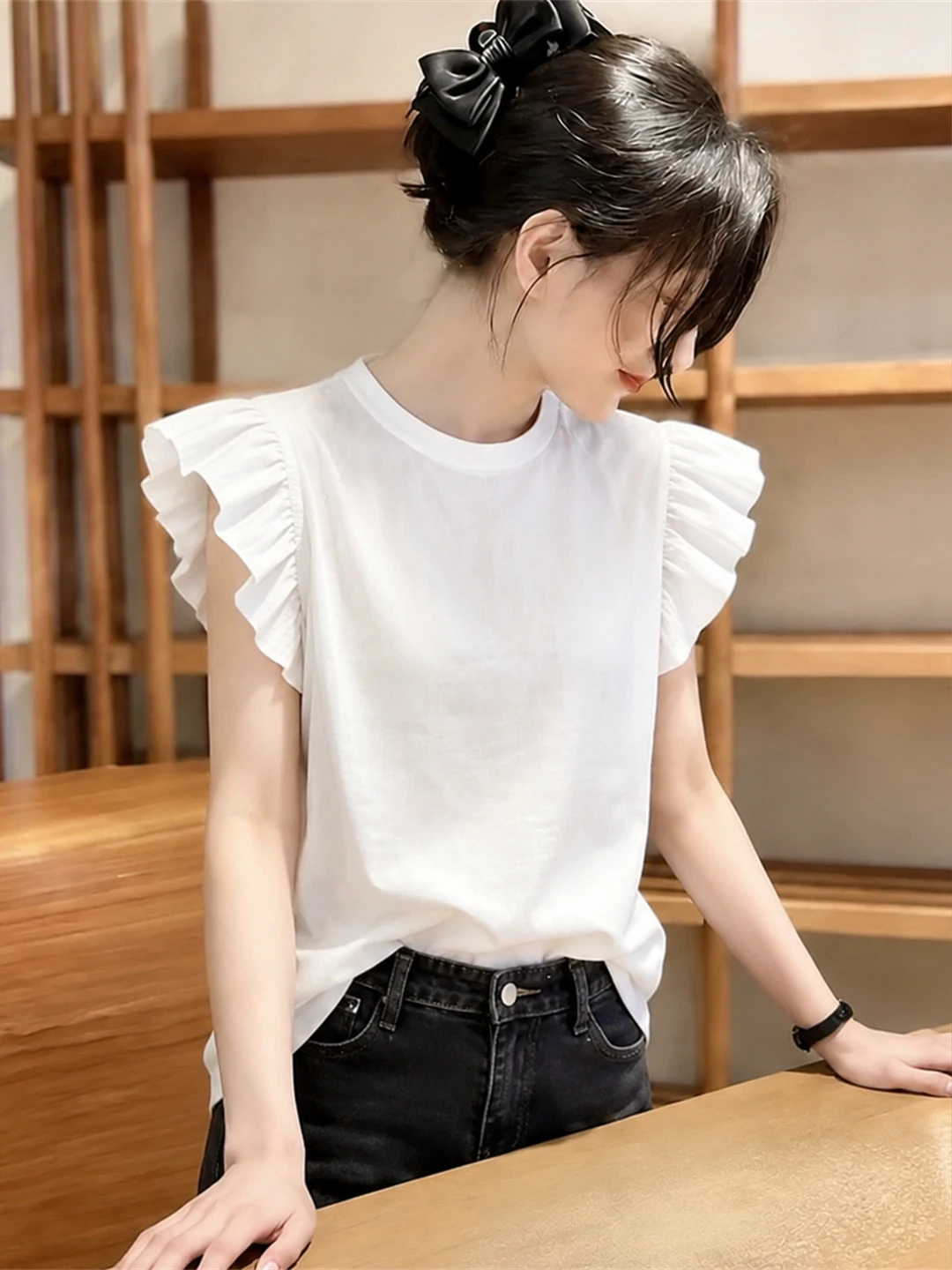 Loose Casual round Neck Sleeveless Shirt Women's Summer Top Comfortable Breathable Fashionable Korean Style Commute Wind
Loose Casual round Neck Sleeveless Shirt Women's Summer Top Comfortable Breathable Fashionable Korean Style Commute Wind