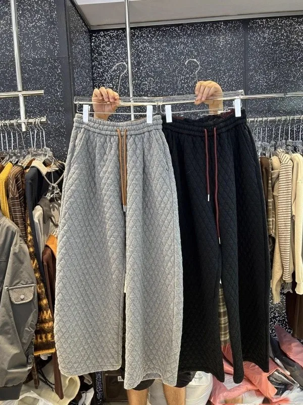 Men's Casual Cotton Pants Winter Thi Warm Sewing Design Diamond Blade Pants High Waist Straight Leg Anti-Cold Comfortable
Men's Casual Cotton Pants Winter Thi Warm Sewing Design Diamond Blade Pants High Waist Straight Leg Anti-Cold Comfortable