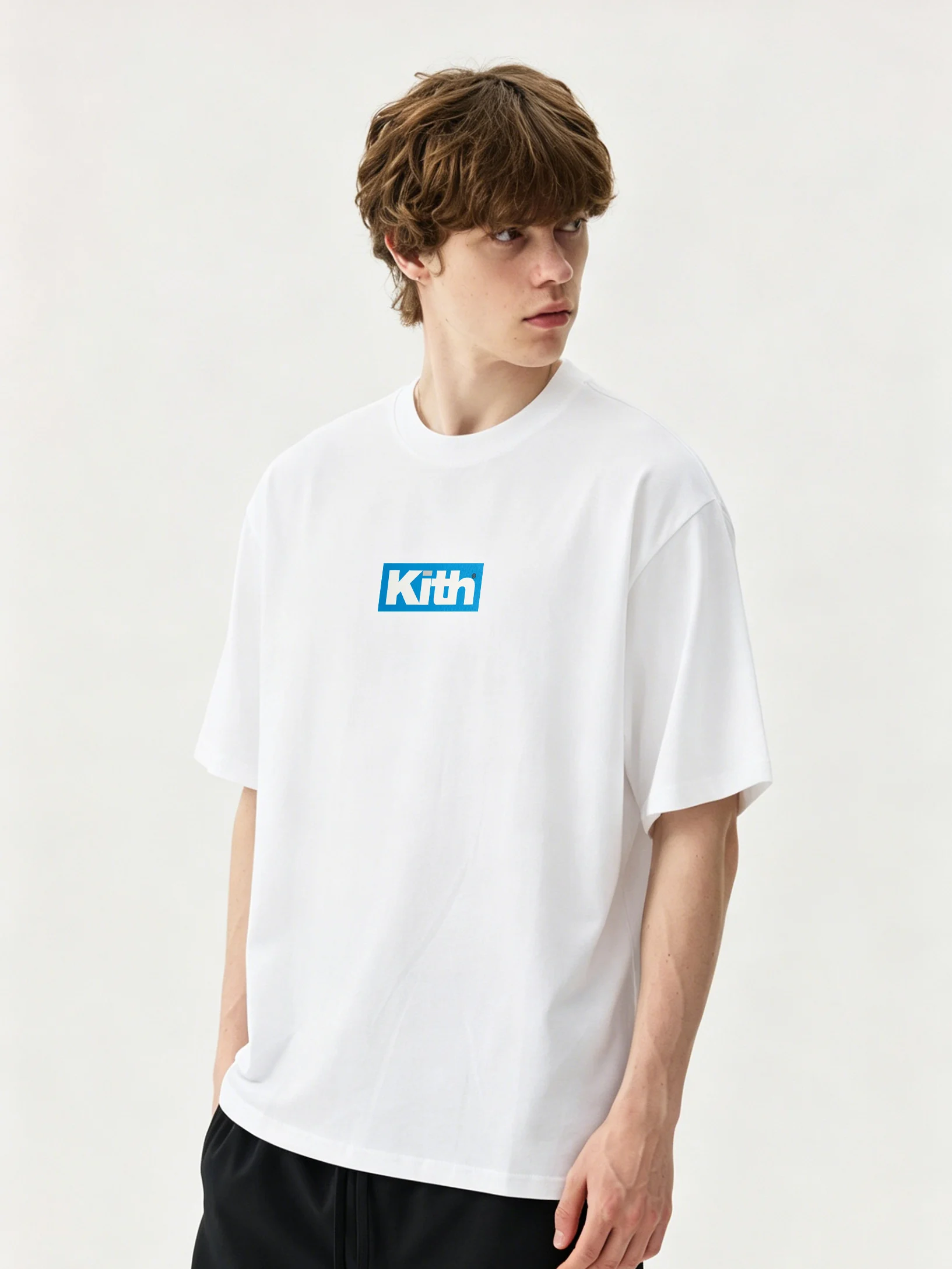 Unisex Loose Fit round Neck Short Sleeve T-Shirt Kith Box Logo Print Casual Versatile Base Layer Shirt for Couples Summer Wear
Unisex Loose Fit round Neck Short Sleeve T-Shirt Kith Box Logo Print Casual Versatile Base Layer Shirt for Couples Summer Wear