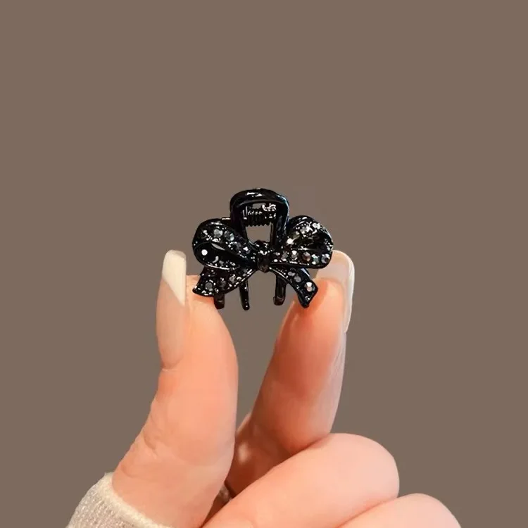 Delicate bow small grip clip side forehead top clip high sense princess head bangs hairpin small clip
Delicate bow small grip clip side forehead top clip high sense princess head bangs hairpin small clip