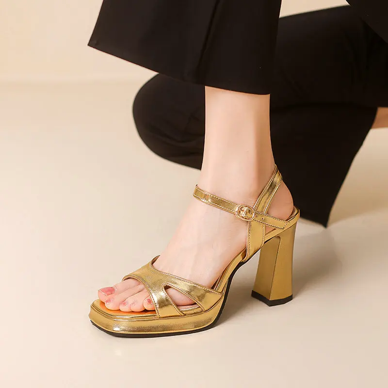 Big Size 44 45 46 Metallic Gold Silver Open Toe Women High Heels Shoes Platform Summer Shiny Sparkle Sandals for Wedding Dress
Big Size 44 45 46 Metallic Gold Silver Open Toe Women High Heels Shoes Platform Summer Shiny Sparkle Sandals for Wedding Dress