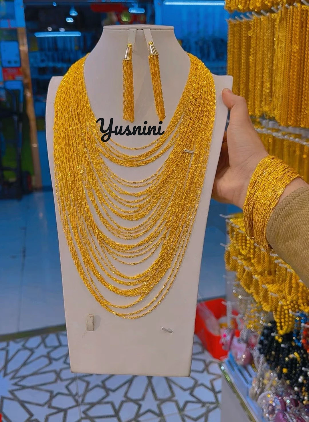 New Dubai 24K Gold Plated High End Necklace, Earrings, Bracelet, Wedding Engagement Party Jewelry Set for Lovers DD10692
New Dubai 24K Gold Plated High End Necklace, Earrings, Bracelet, Wedding Engagement Party Jewelry Set for Lovers DD10692