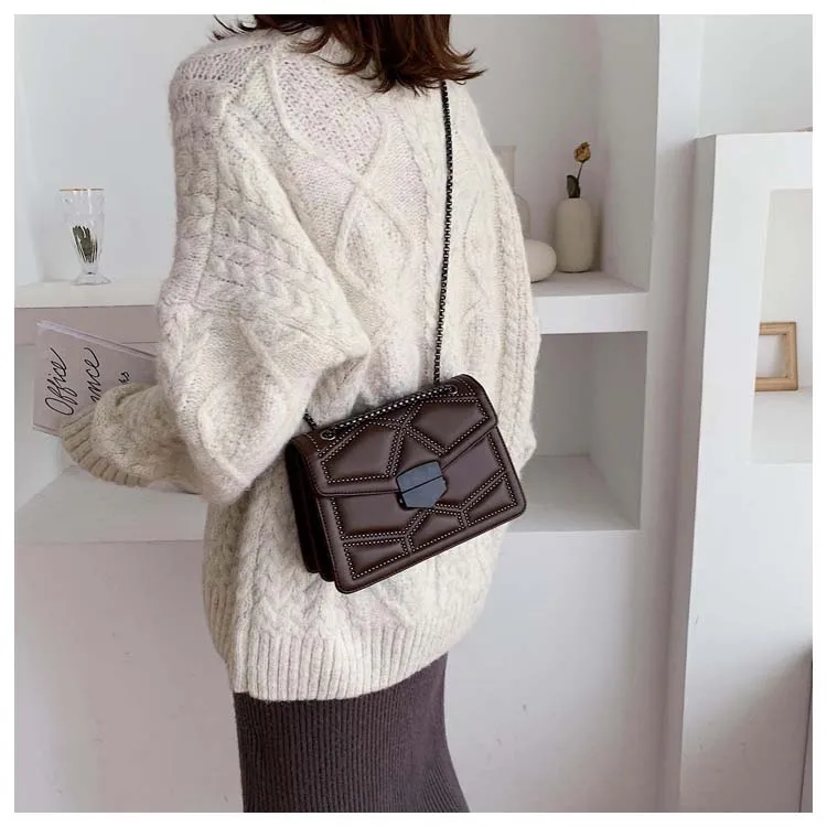 2022 Spring and Summer New Women's Bag Shoulder Messenger Bag Rivet Chain Women's Bag Shoulder Bag
2022 Spring and Summer New Women's Bag Shoulder Messenger Bag Rivet Chain Women's Bag Shoulder Bag