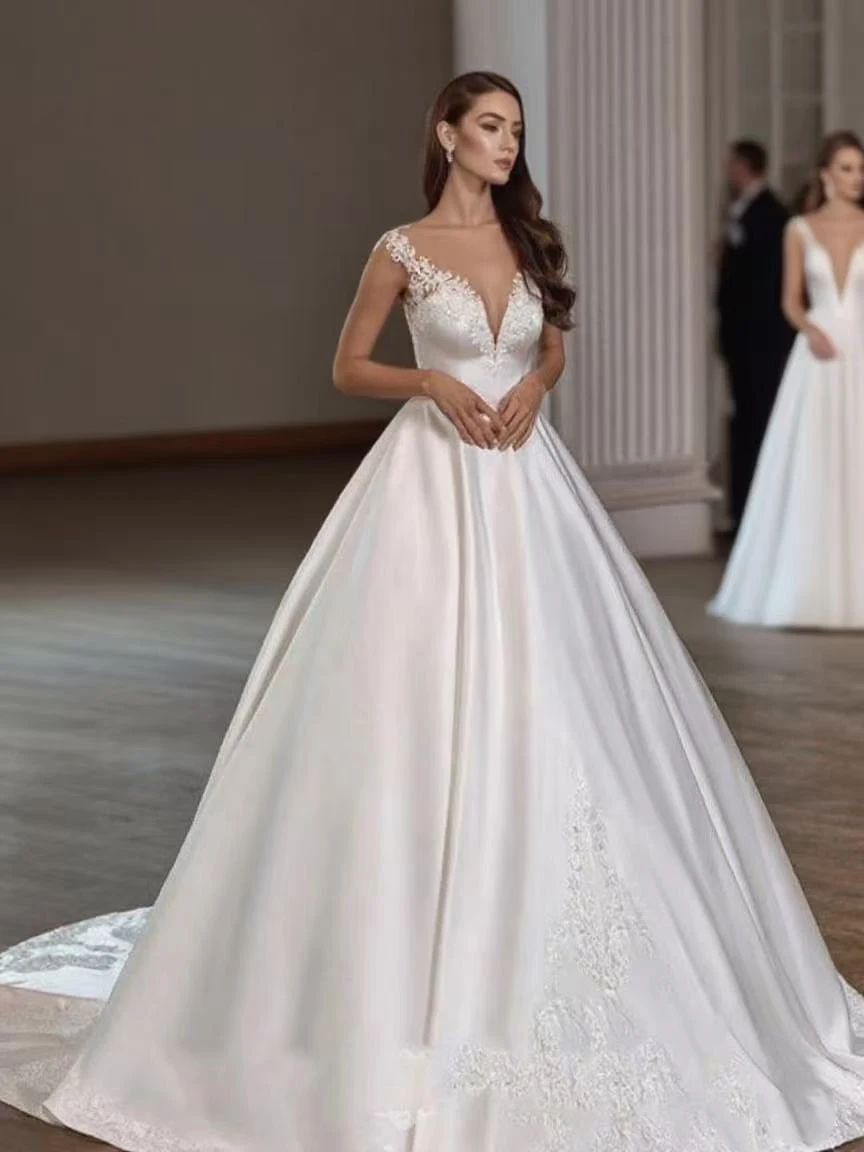 White Bridal Wedding Dresses Bridal Gowns Spaghetti Straps Backless Ball Gowns Glamorous Robes Vestidos De Novia Customized
White Bridal Wedding Dresses Bridal Gowns Spaghetti Straps Backless Ball Gowns Glamorous Robes Vestidos De Novia Customized