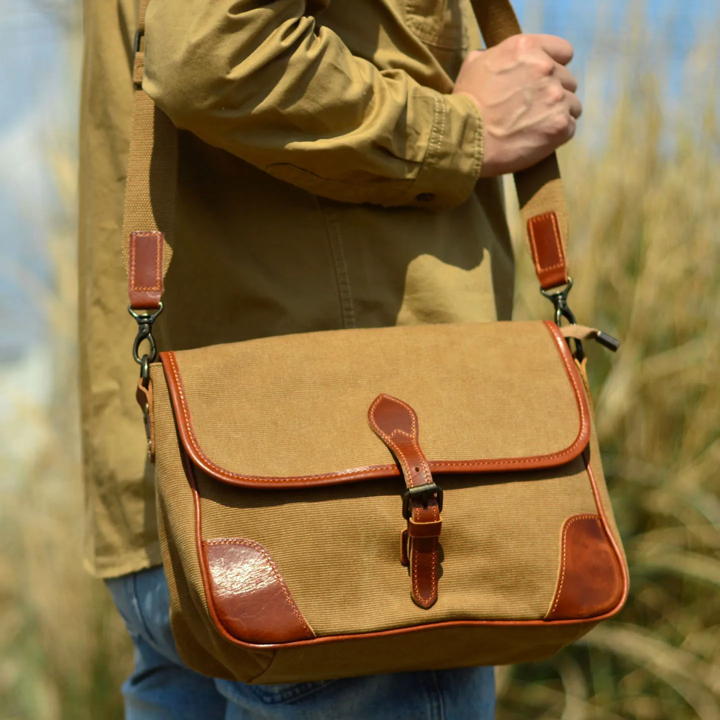 AETOO American-style heavyweight canvas bag, retro mailman bag, street style trendy men's and women's stylish business casual la
AETOO American-style heavyweight canvas bag, retro mailman bag, street style trendy men's and women's stylish business casual la