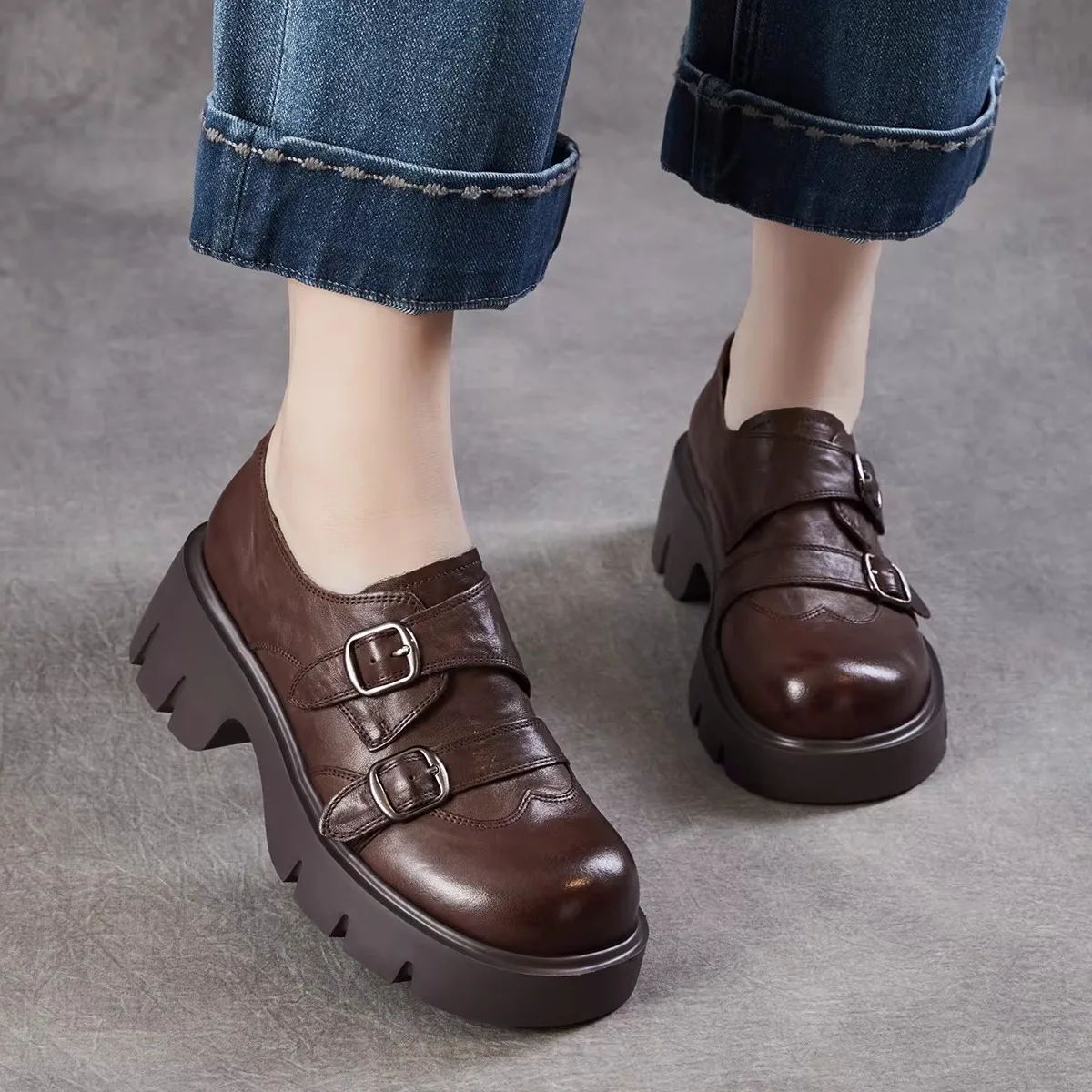 Retro British Leather Loafers Women's Fashion Single Shoes Apparent Foot Small Versatile New Style round Head Thick Bottom
Retro British Leather Loafers Women's Fashion Single Shoes Apparent Foot Small Versatile New Style round Head Thick Bottom