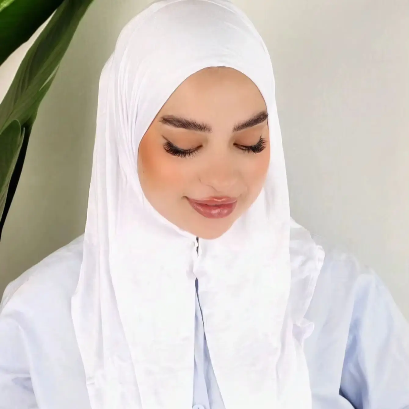 Muslim Instant Hijab Scarf for Women Button Headscarf Easy To Wear Jersey Head Scarf Wrap Thin Breathable Soft Head Wrap
Muslim Instant Hijab Scarf for Women Button Headscarf Easy To Wear Jersey Head Scarf Wrap Thin Breathable Soft Head Wrap