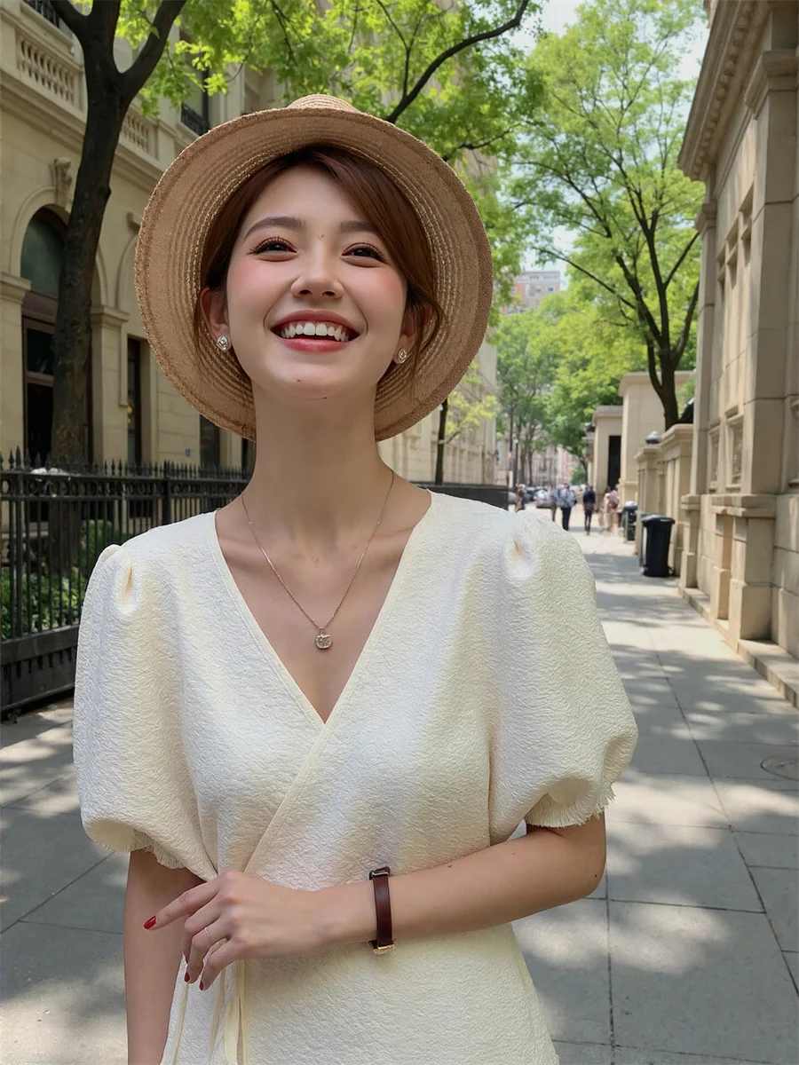 Элегантные блузки для женщин, асимметричные формальные осенние льняные полосатые длинные модные верхняя одежда с вышивкой, белая шикарная корейская пляжная одежда
Элегантные блузки для женщин, асимметричные формальные осенние льняные полосатые длинные модные верхняя одежда с вышивкой, белая шикарная корейская пляжная одежда