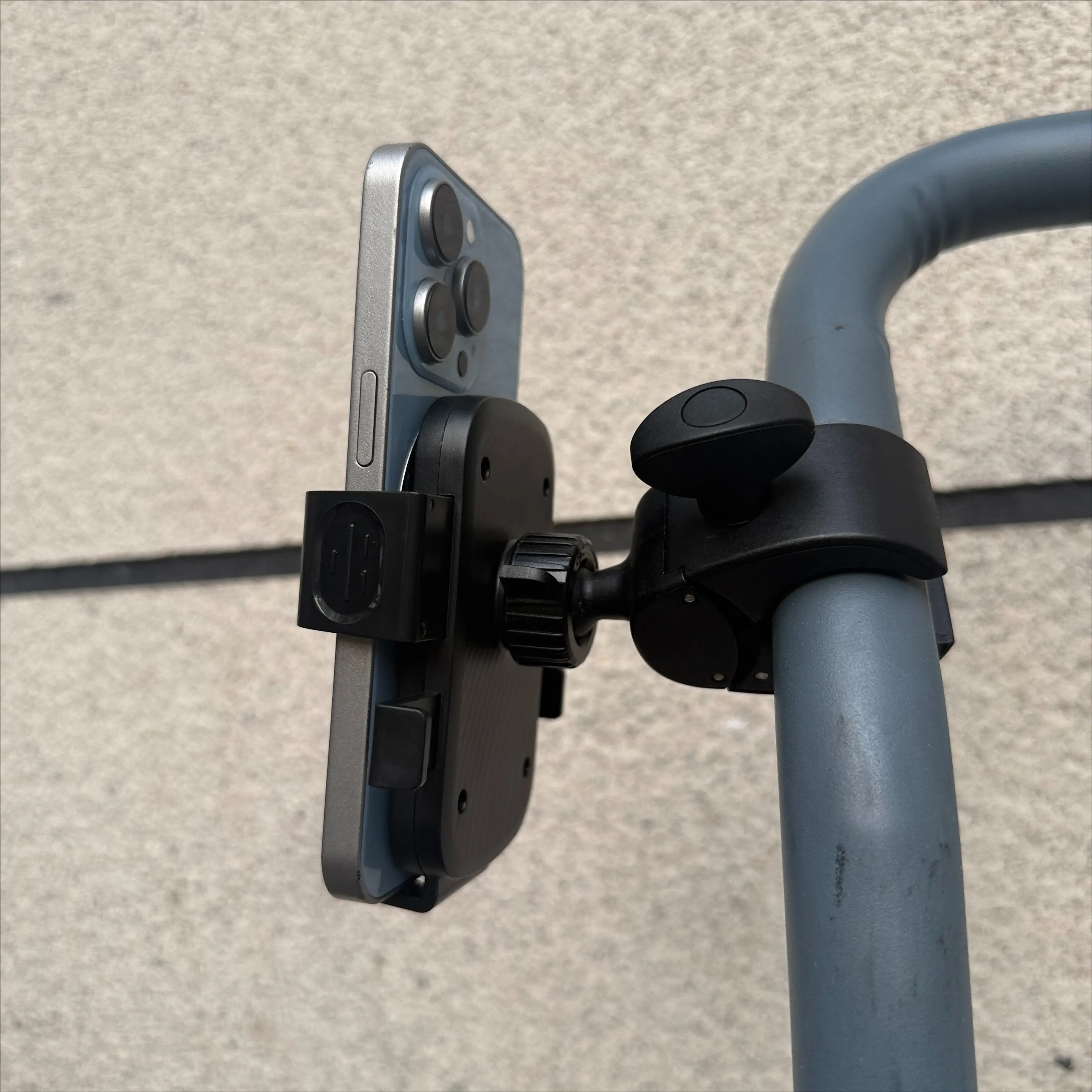 Universal round Pipe Clamp for Electric Bikes - Secure Phone Holder And Mirror Mount for Cycling - Fits round Tubes
Universal round Pipe Clamp for Electric Bikes - Secure Phone Holder And Mirror Mount for Cycling - Fits round Tubes