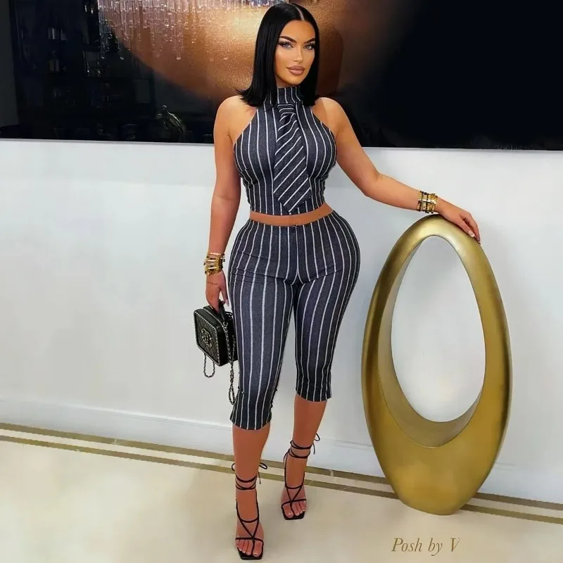 Женский летний комплект из 2 предметов в полоску с принтом, укороченный топ без рукавов с галстуком на бретелях + узкие брюки до колена с высокой талией, повседневные костюмы 
Женский летний комплект из 2 предметов в полоску с принтом, укороченный топ без рукавов с галстуком на бретелях + узкие брюки до колена с высокой талией, повседневные костюмы