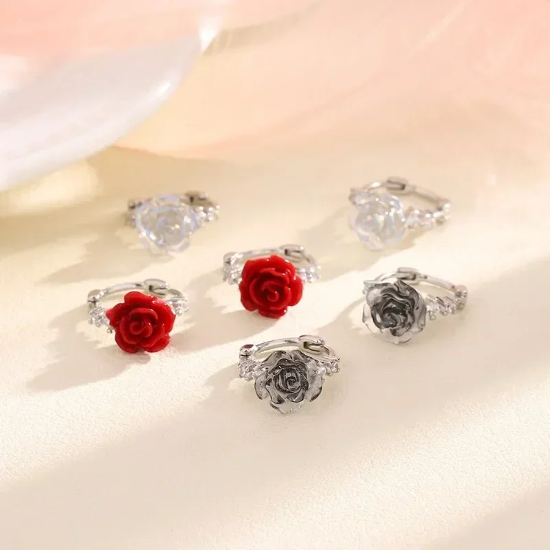 Real 925 Sterling Silver Zircon Rose Camellia Flower Hoop Earring for Women Romantic Fine Jewelry Minimalist Plant Accessory
Real 925 Sterling Silver Zircon Rose Camellia Flower Hoop Earring for Women Romantic Fine Jewelry Minimalist Plant Accessory