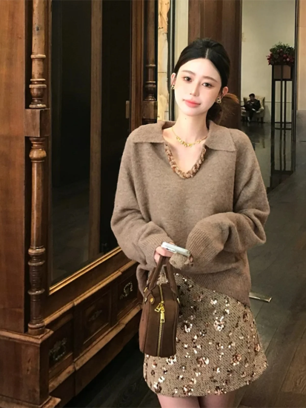 V-Ne Heavy Embellied Brown Sweater Women's Sle 2025 New Autumn Winter Unique Beautiful Knitted Top Warmth Retention
V-Ne Heavy Embellied Brown Sweater Women's Sle 2025 New Autumn Winter Unique Beautiful Knitted Top Warmth Retention