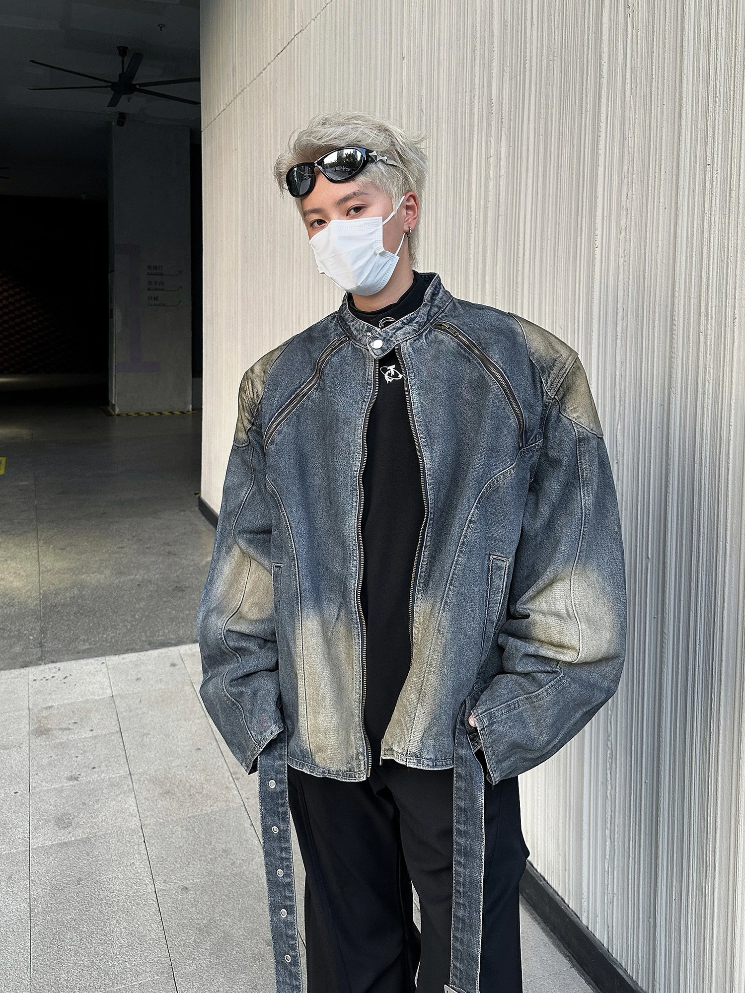 Ретро джинсовая куртка с воротником-стойкой на молнии, с утепленными плечами, осенняя, повседневная, универсальная, свободного кроя, с длинными рукавами
Ретро джинсовая куртка с воротником-стойкой на молнии, с утепленными плечами, осенняя, повседневная, универсальная, свободного кроя, с длинными рукавами