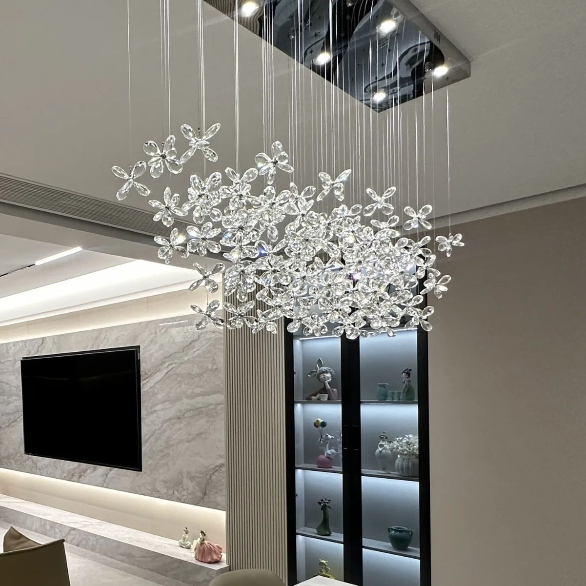 Dining room, crystal, chandelier, light luxury, modern, flower, creative lamp, high sense, living room, Italian style
Dining room, crystal, chandelier, light luxury, modern, flower, creative lamp, high sense, living room, Italian style